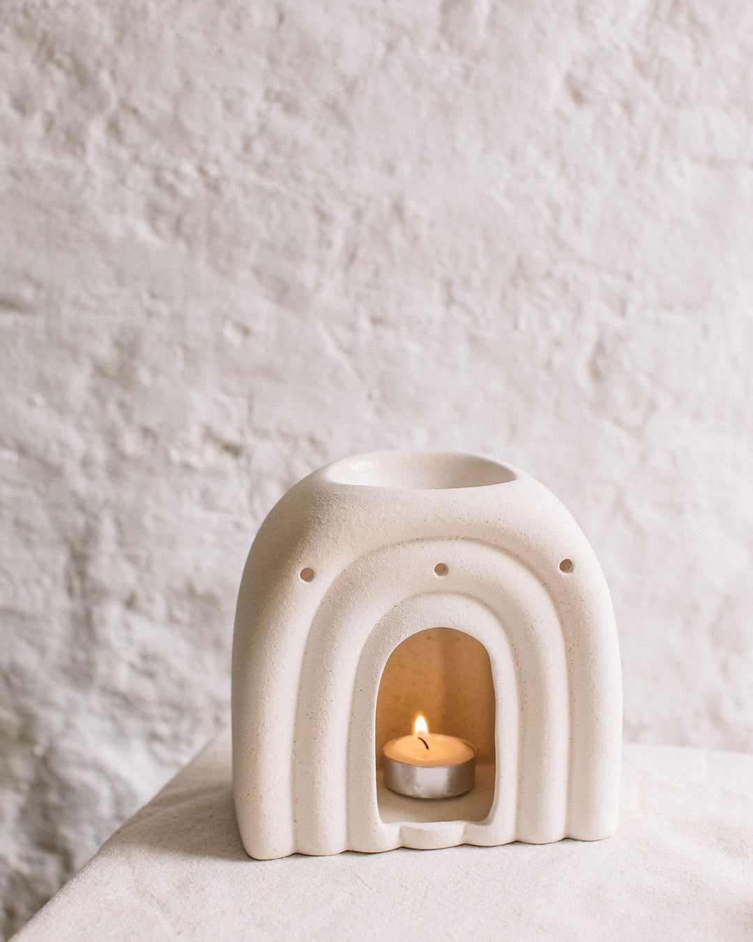 Speckled arch wax burner