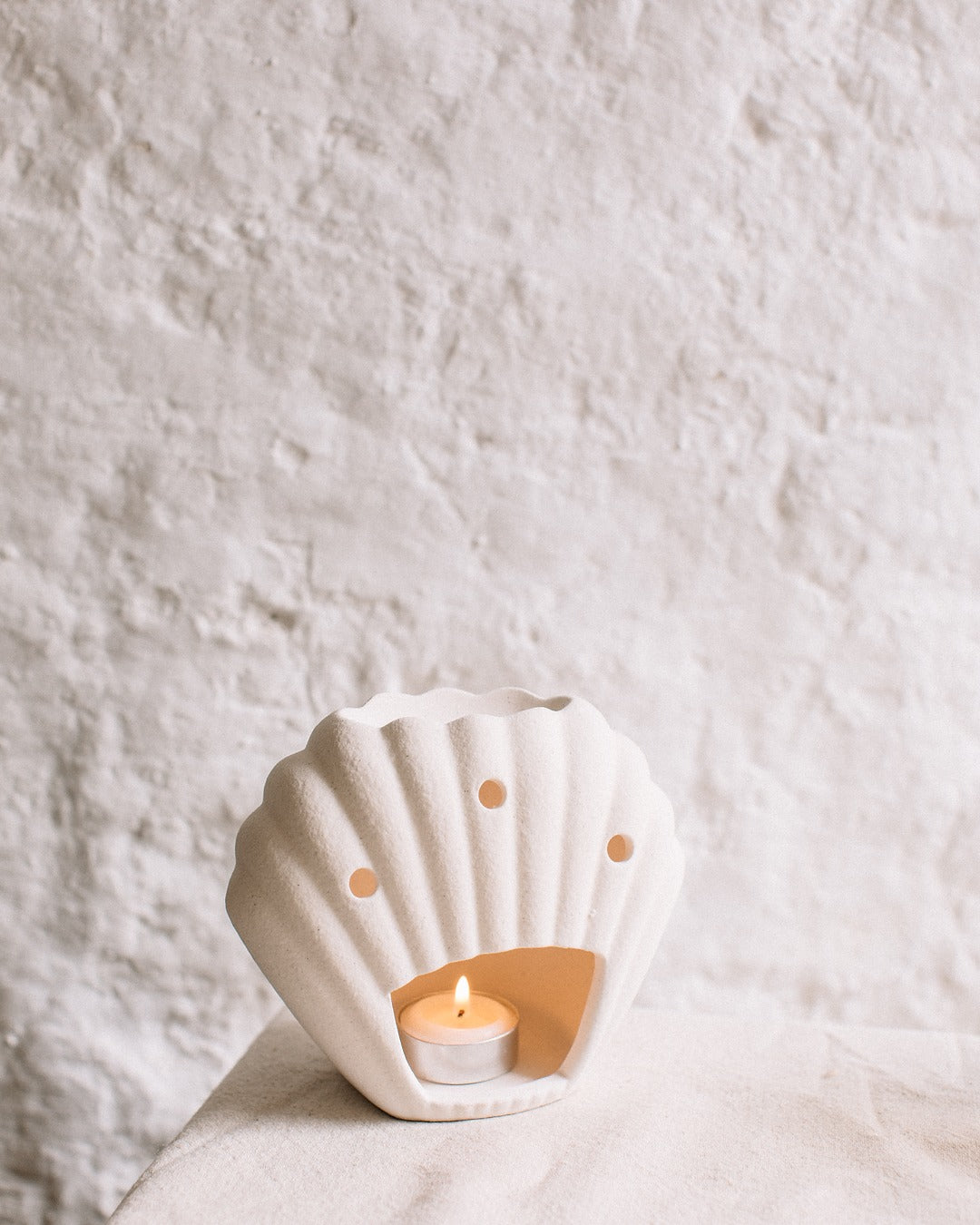 Speckled shell wax burner